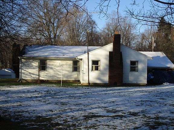4th image of 6605 Elm St