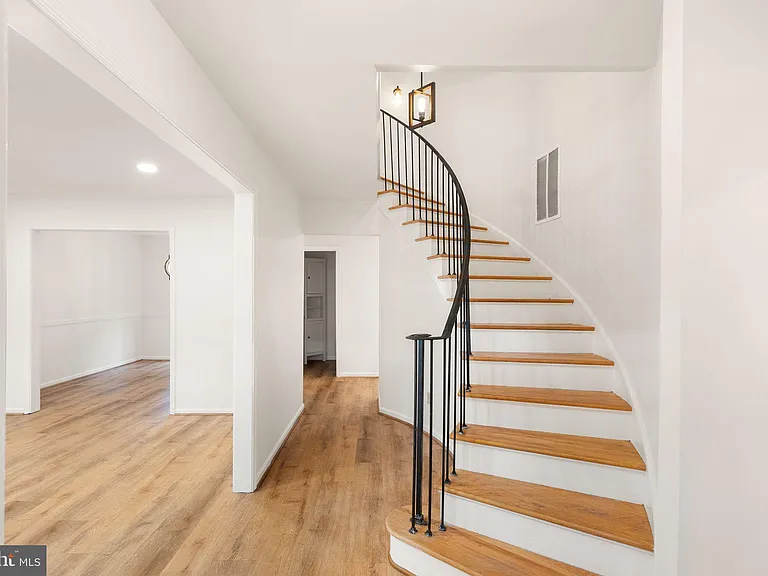 8330 Wickham Rd — Photo 2