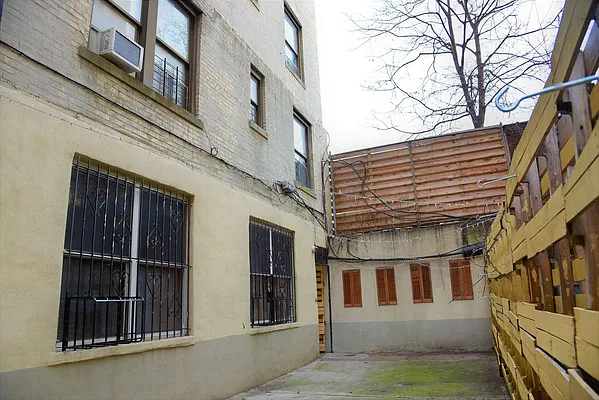 Rented by Lang Realty LLC | media 35