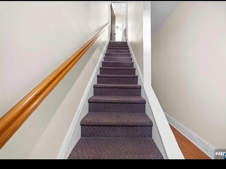 29 Pine St #2 — Photo 2