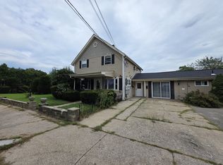  356 Rhode Island Ave 1stFlr 3B/1B Spacious! CatsOK Carpet/Vinyl, Woonsocket, RI 02895