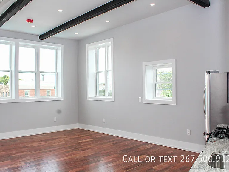 1025 E Montgomery Ave #9 — Photo 1