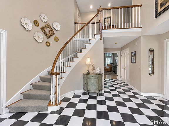 3rd image of 16 Winding Brook Road