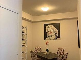 9471 Yonge St #1511, Richmond Hill, ON L4C 0Z5