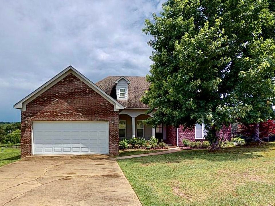 1st image of 521 Rock Springs Dr