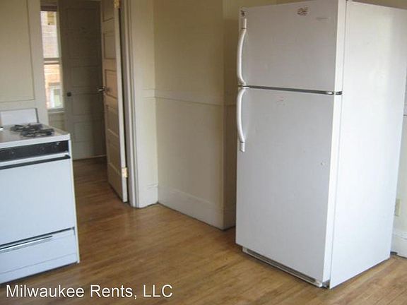 5th image of 2624 N Fratney St #4