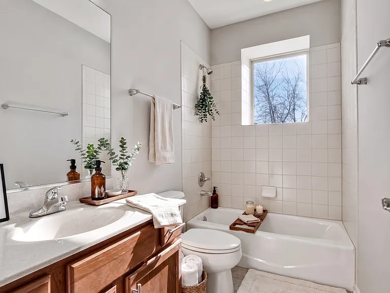 Full Second Bathroom | Bath + Shower Combo with natural light
