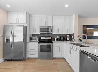 542 NW 208th Ter #542, Hollywood, FL 33029
