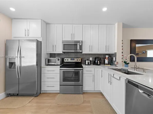 542 NW 208th Ter #542, Hollywood, FL 33029