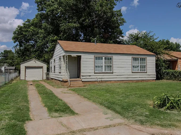 1640 Hawes Ave — Photo 2