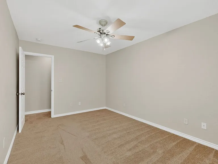 117 W Wilson Ave — Photo 23