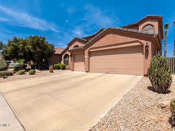 4th image of 2041 N 135TH Drive