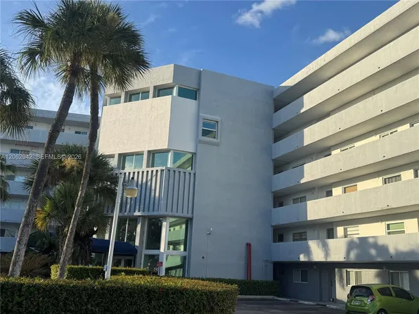 4000 NE 170th St APT 606, North Miami Beach, FL 33160