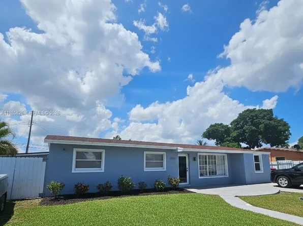 4970 NW 182nd St, Miami Gardens, FL 33055