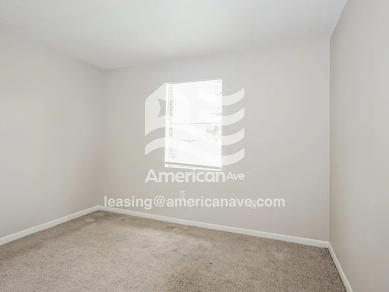 1591851_010_bedroom_12869716.jpg