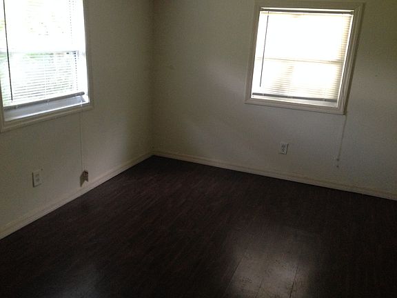 3rd image of 3210 W Paxton Ave