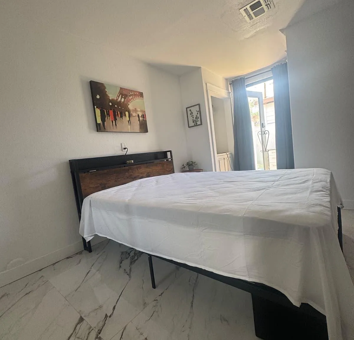 4 bed, 4.0 bath, 2148 sqft, $1,477 — Photo 2