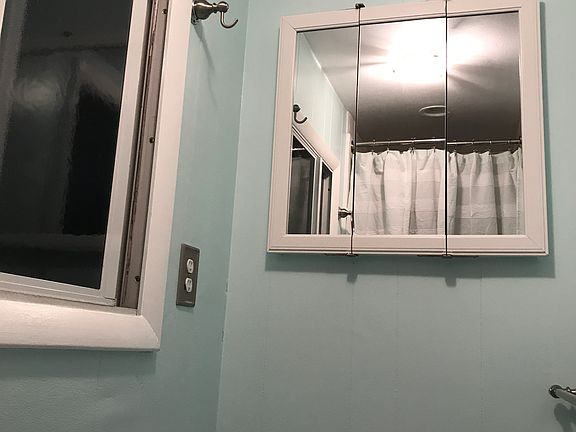 3rd image of 4470 Anglers Ave