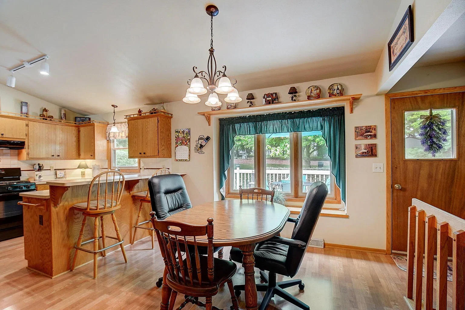W236N6577 Cotey Ct, Sussex — Photo 3