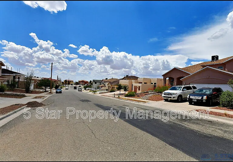 6372 Franklin Ridge Dr — Photo 47