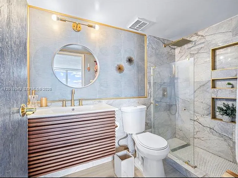7601 E Treasure Dr #711 — Photo 22