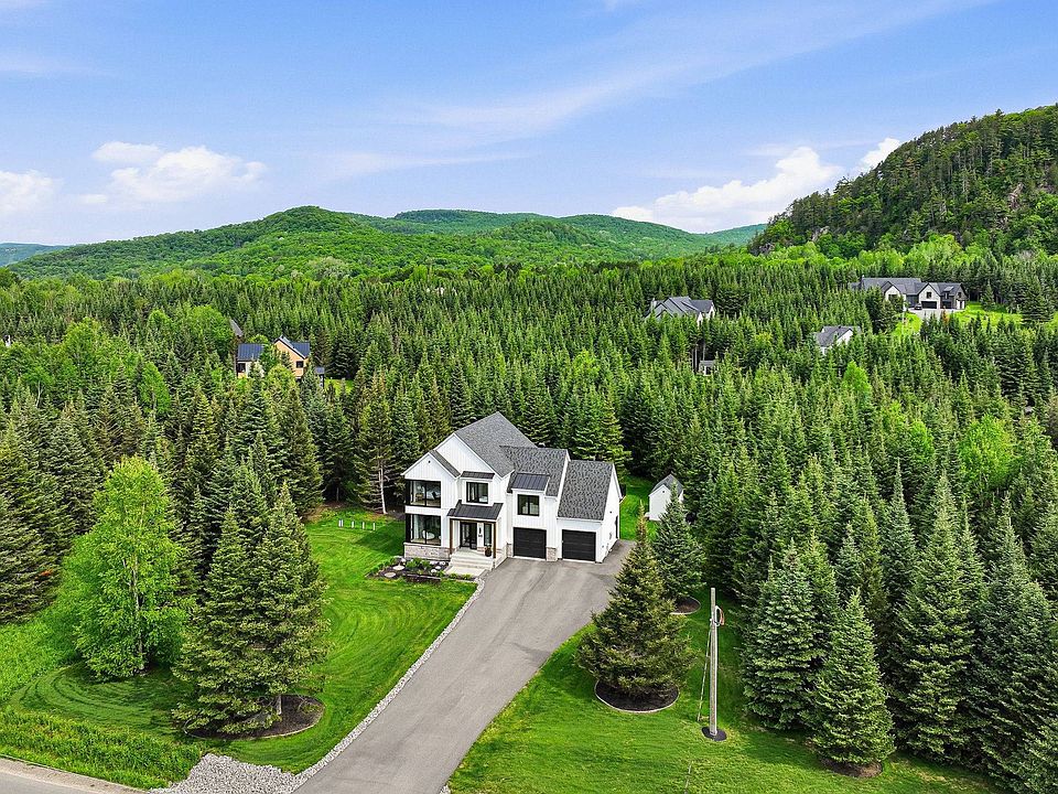 1st image of 1141 Chemin Du Massif