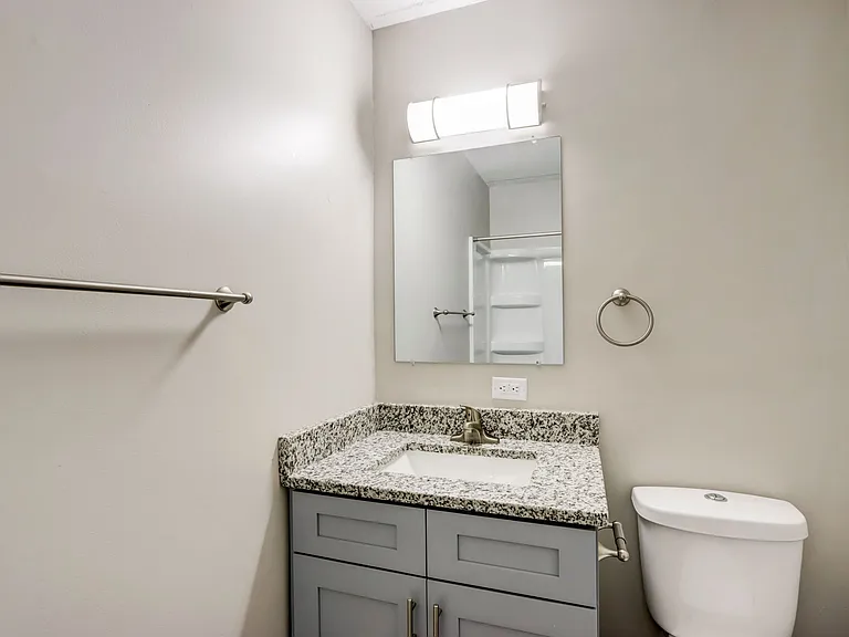 Bartlett Court Apartments — Photo 37