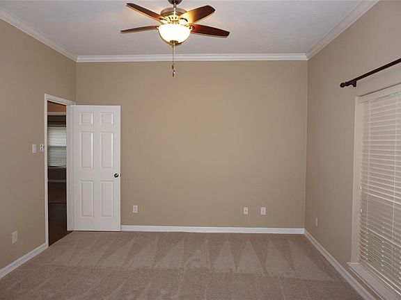 4th image of 2128 Crimson Lake Ln