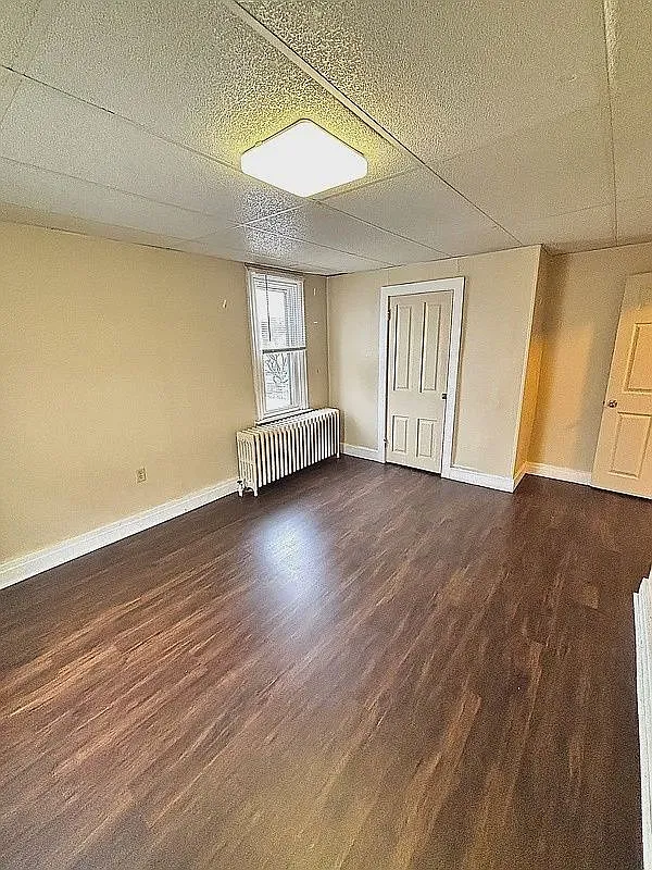2 bed, 1.0 bath, 805 sqft, $1,085 — Photo 2