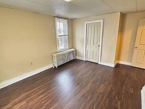 2nd image of 521 Spruce St #2