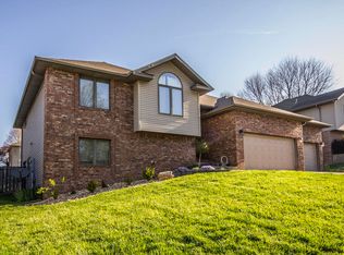 2301 W Nottingham St, Springfield, MO 65810