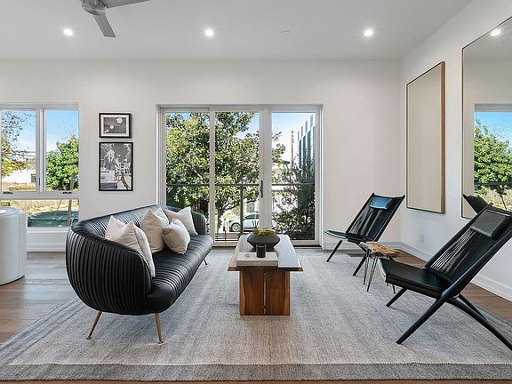 5th image of 1041 N Spaulding Ave #205