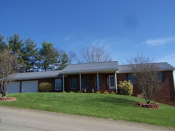 4th image of 309 Fox Run Dr
