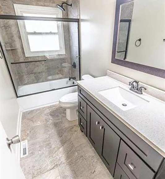 205 N Glover St — Photo 27
