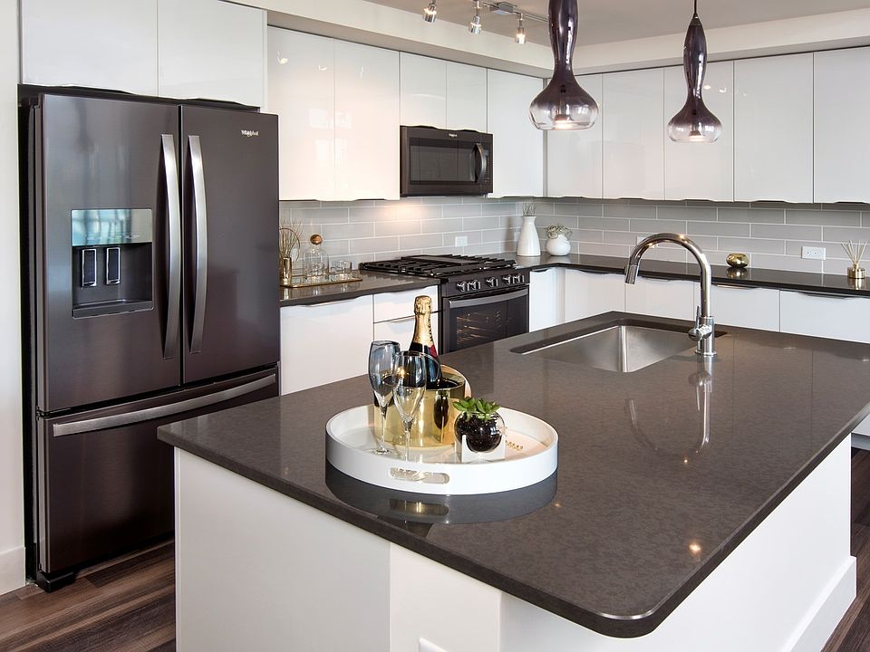 1st image of 1400 W Peachtree St #1915