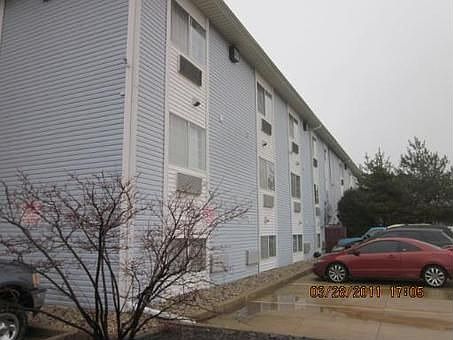 1st image of 3130 W Monroe St APT 110