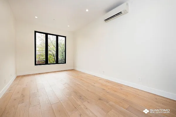 Rented by Sumitomo Real Estate Sales | media 22