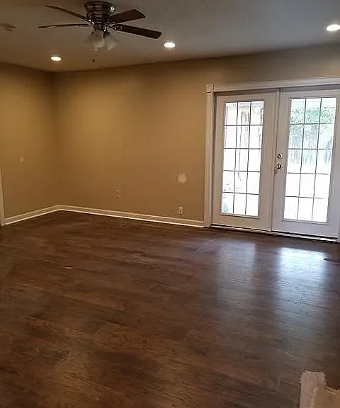 4 bed, 1900 sqft, $2,150 — Photo 3