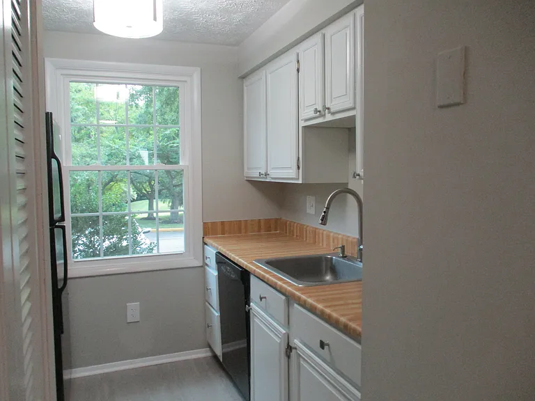 8601 Kenosha Ct — Photo 12