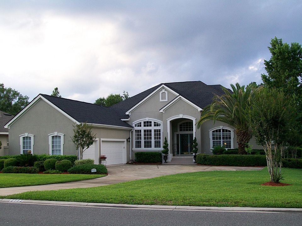 2582 Country Club Blvd.