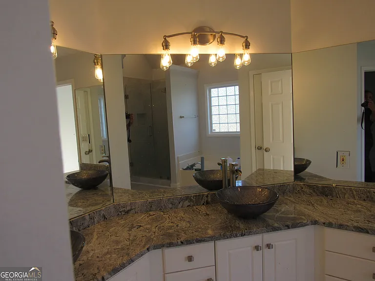 305 Sunderland Cir — Photo 25