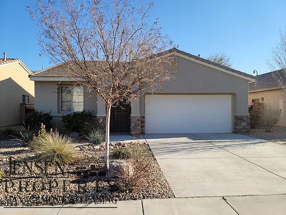 3rd image of 848 N Cottonwood Wash Dr