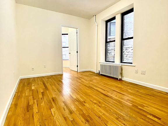 4th image of 236 E 80th St APT 3