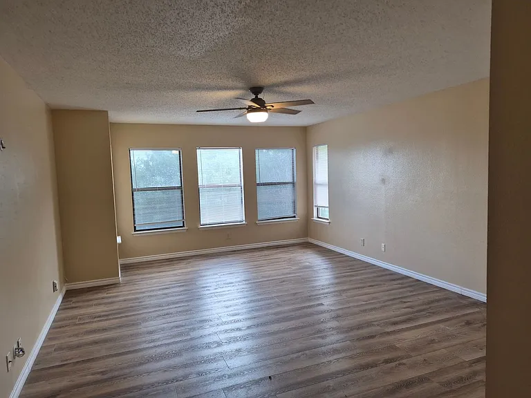 7314 Justino Trl — Photo 34