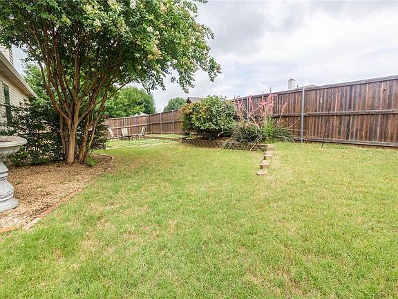 4th image of 2217 Willow Dr