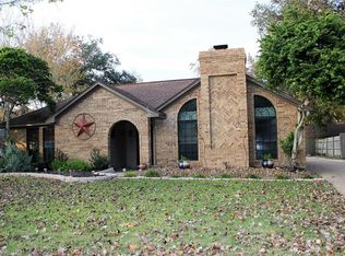 105 Daffodil St, Lake Jackson, TX 77566
