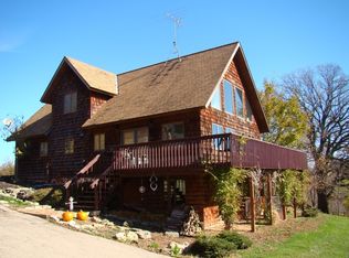 3611 Rowe Rd, Dodgeville, WI 53533