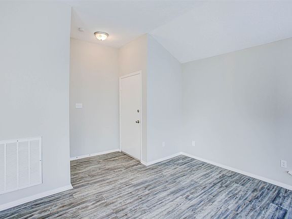 4th image of 12943 Newbrook Dr