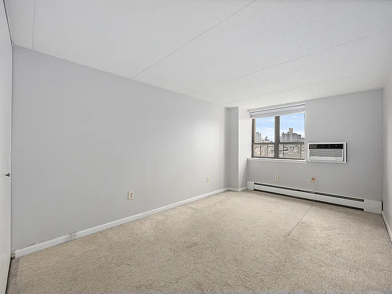 300 W 110th St #10K — Photo 4