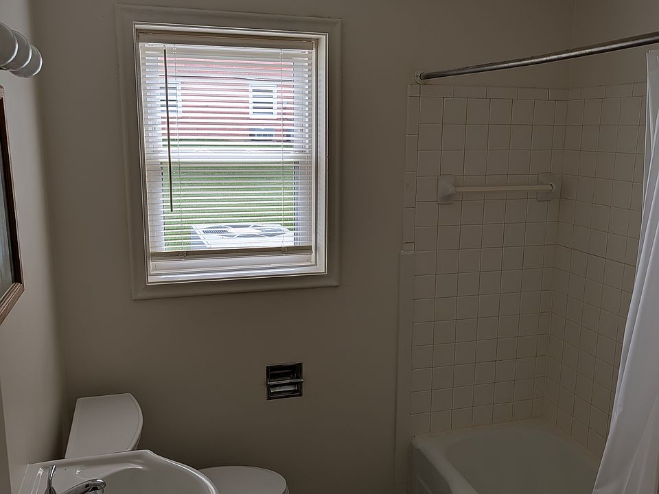 2nd image of 7307 Parker St #1